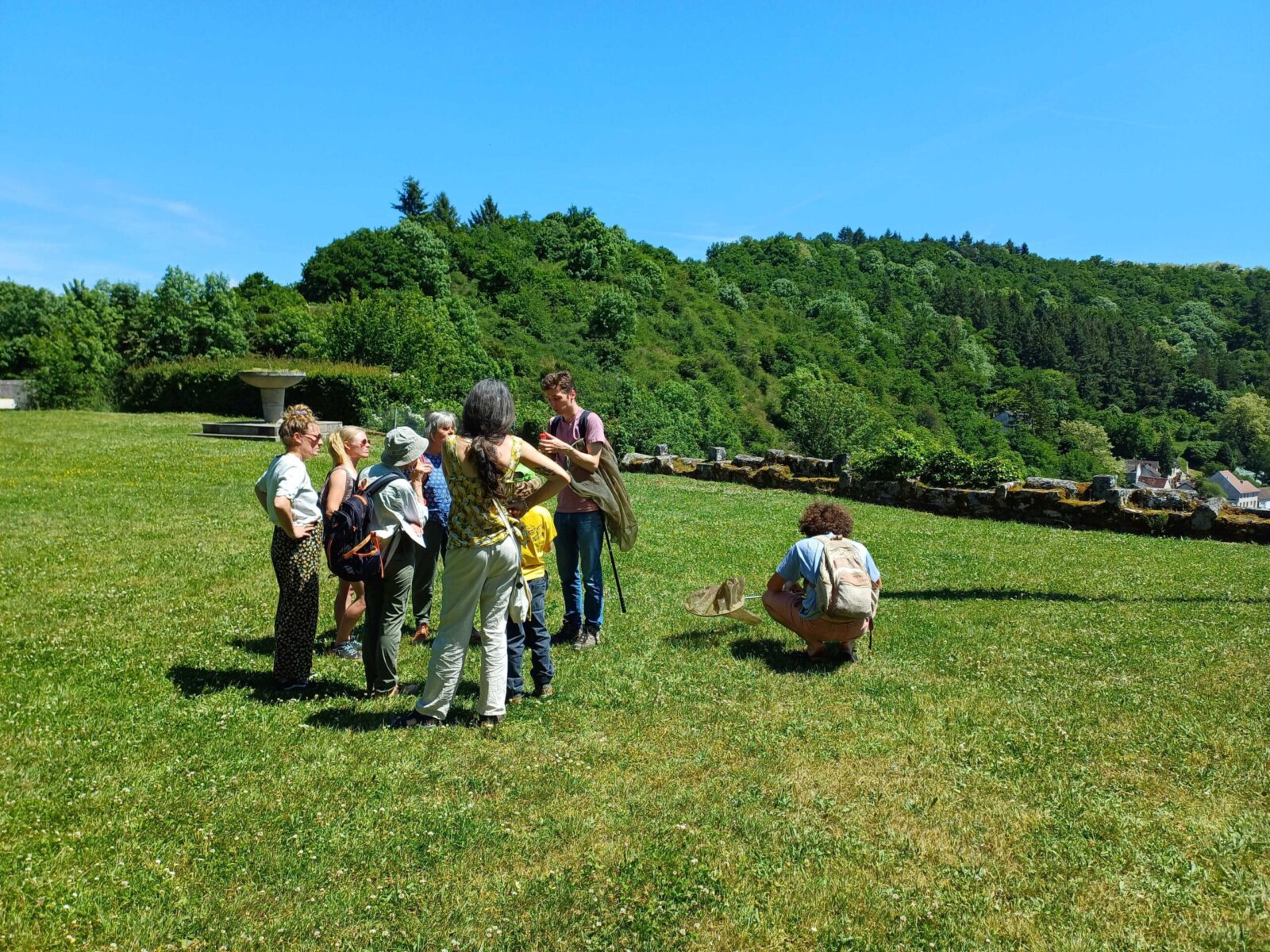 sensibilisation des citoyens lors d'un rdv de la biodiversité
